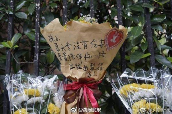 久等了！巴萨官推晒拉什福德打电话官宣：“是的，这是官宣”